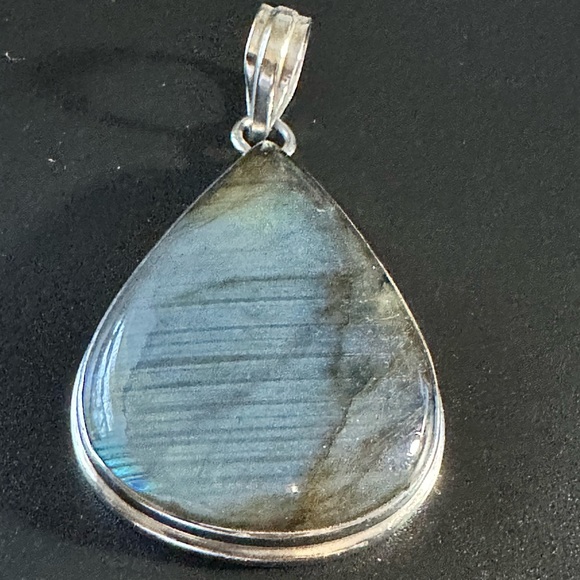 924 Laborite Crystals - Picture 4 of 7